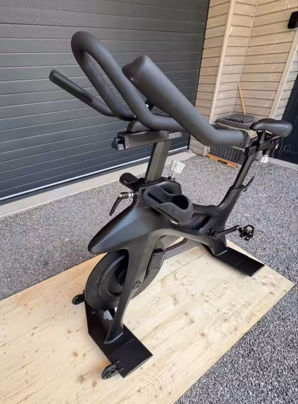 IMG_9805 Professionelle Spinning Bikes Set aus 50 Stück | Occasion im Kundenauftrag