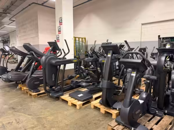 b-019fd15b913570e9b28fe81e7e87c48c-s-46079-technogym-cardio-geratepark-19-stk-jahrgang-2016-occasion-88dbc2ddae Technogym Cardio Gerätepark 19 Stk. Jahrgang 2016 | Occasion