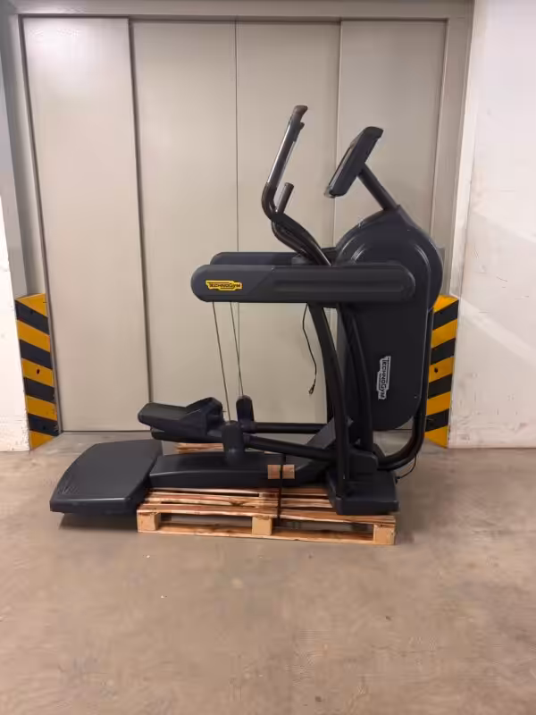 b-01a0570e935873f8a0d0c4f8337f3c03-s-67878-technogym-vario-excite-1000-tv-elliptical-occasion-e91a8c482d Technogym Vario Excite 1000 TV Elliptical | Occasion
